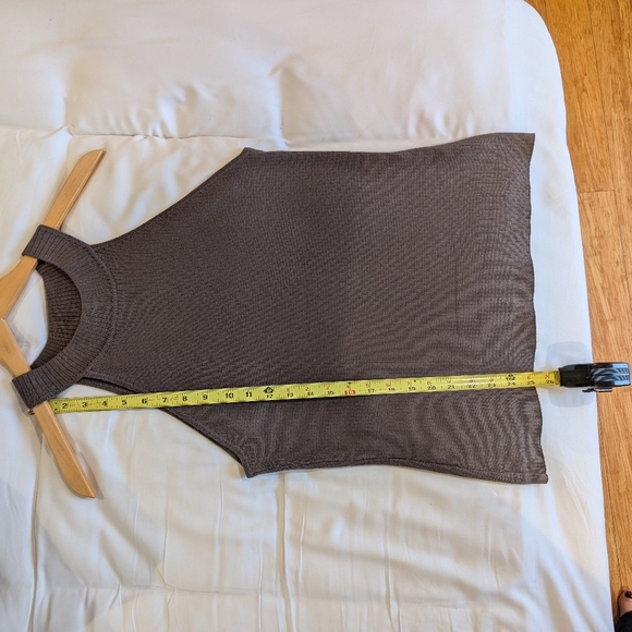 Guess Sleeveless Mock Neck Ribbed Sweater - Picture 9 of 13